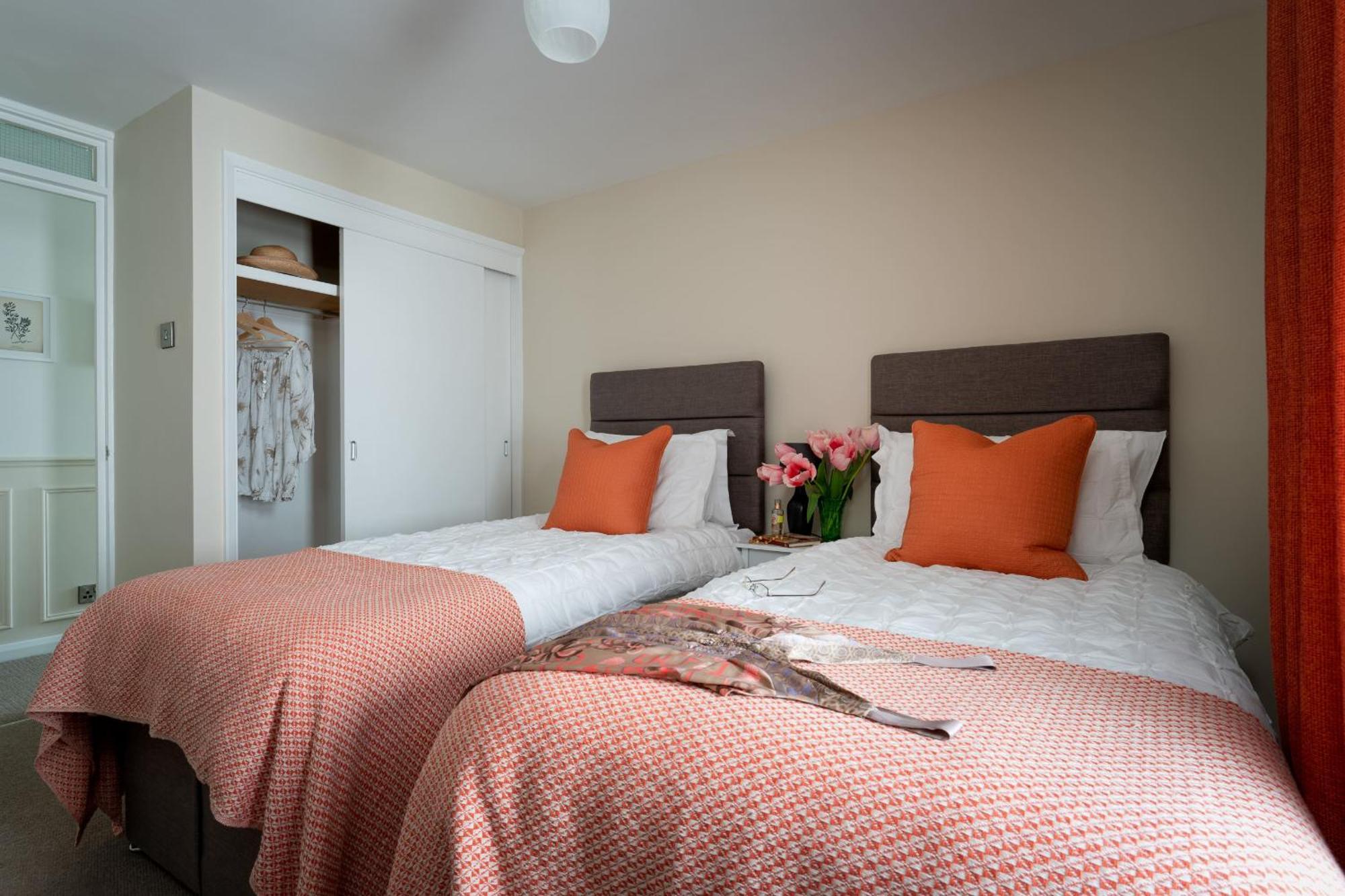 Lawsons Place - Family-Friendly Apartment With Parking On Babbacombe Downs In Torquay Exterior foto